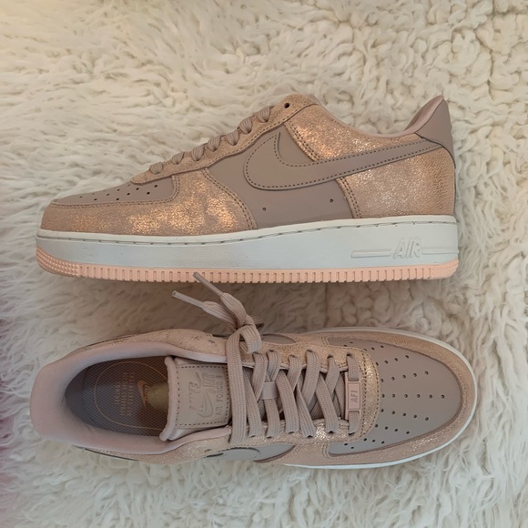⭐️🪩🎀BNIB🪩🎀⭐️LIMITED EDITION ROSE GOLD SPARKLE NIKE AF1s-SIZE 10 WOMENS BNEW - Picture 8 of 16